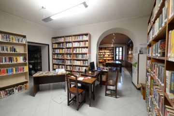 Sala interna della Biblioteca Comunale